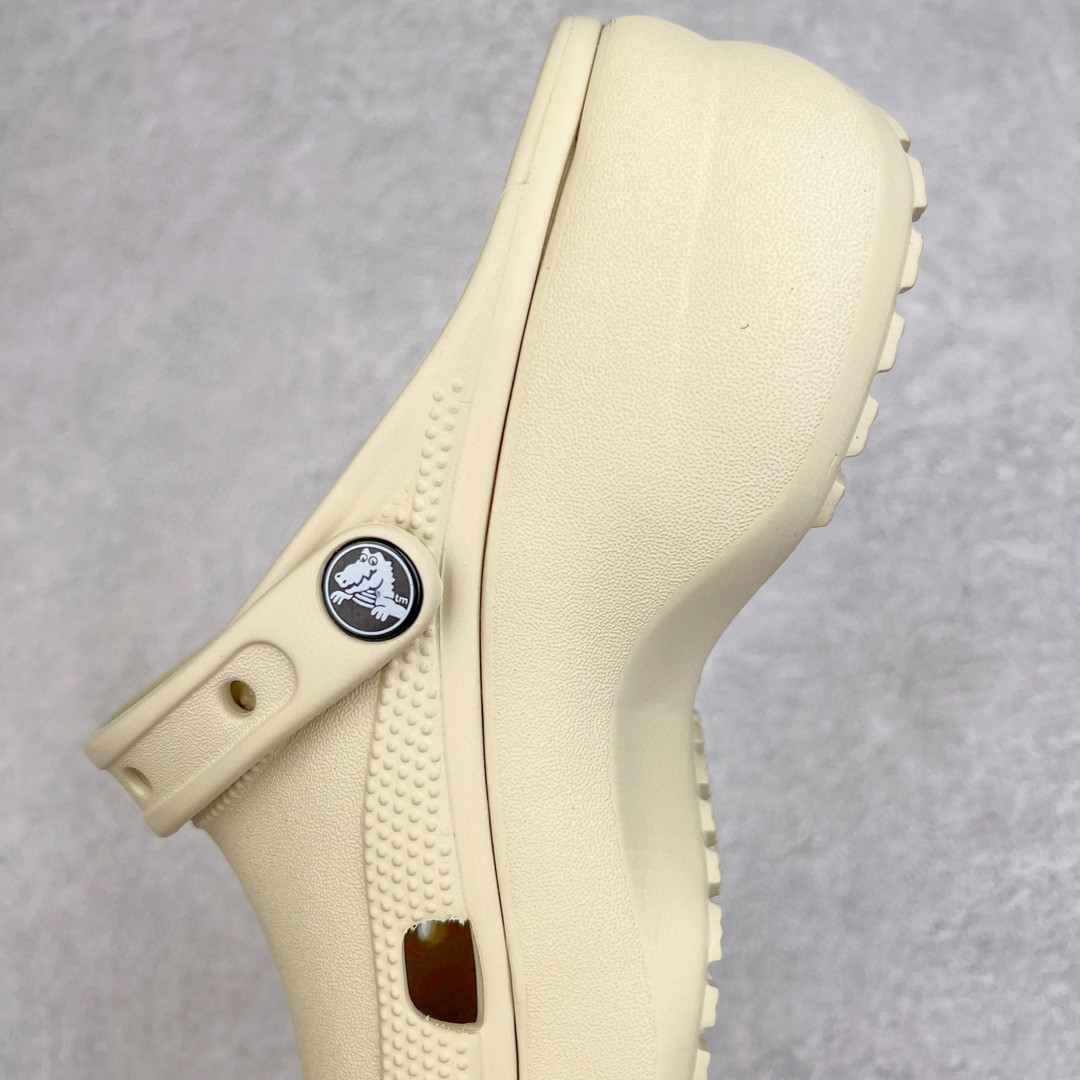 Crocs Classic clog 卡骆驰 云朵沙滩 米色 洞洞鞋 凉鞋 室内外 拖鞋 沙滩鞋 女款 208590-108