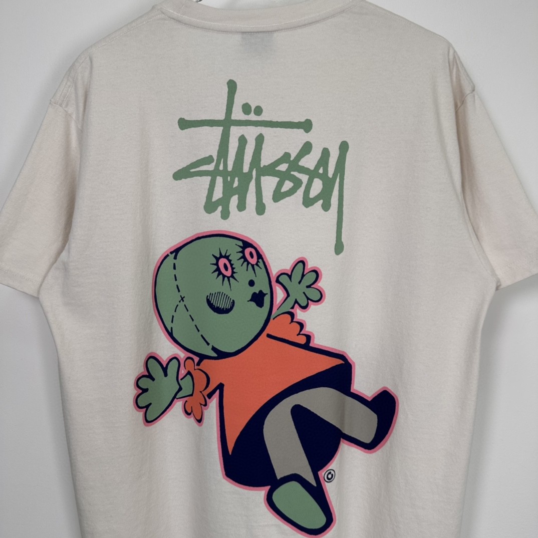 Stussy SS23 Dollie Pigment Dyed Tee 图案印花 白色 短袖 圆领 套头 T 恤 夏季 男女同款 1904912