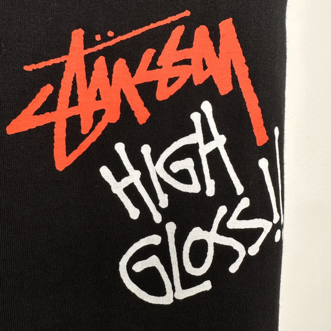 Stussy 手绘喷漆罐印花 黑色 短袖 圆领 套头 T 恤 夏季 男女同款 1904905