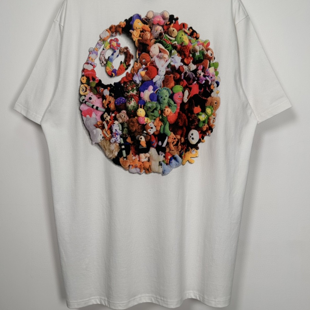 Stussy SS23 8号球系列 PLUSH TEE 玩偶图案字母Logo印花 白色 短袖 圆领 套头 T 恤 夏季 男女同款 1904927