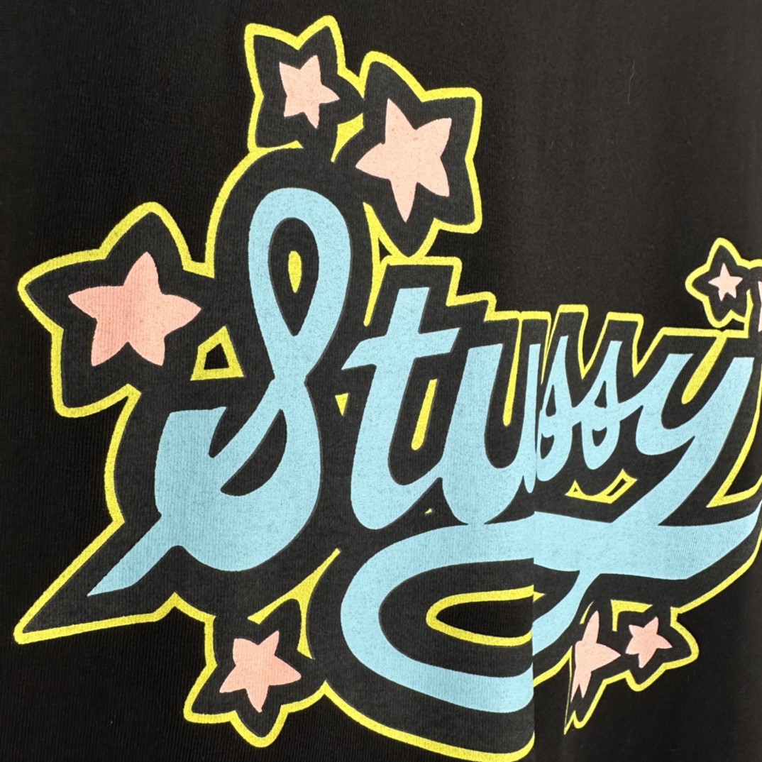 Stussy SS23 Hawaii Trip 系列纯色星星 Logo 印花 黑色 短袖 圆领 套头 T 恤 夏季 男女同款 1904967
