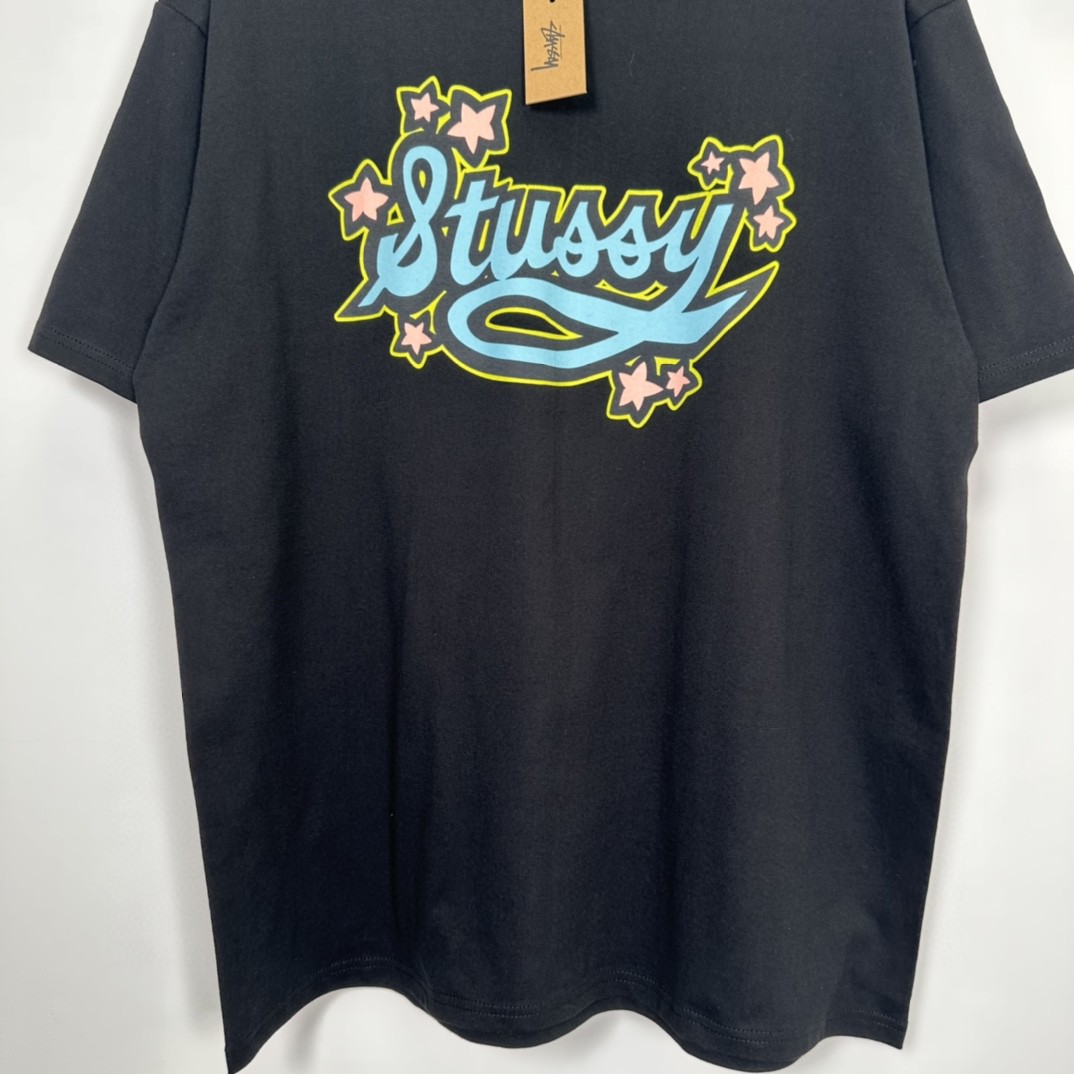 Stussy SS23 Hawaii Trip 系列纯色星星 Logo 印花 黑色 短袖 圆领 套头 T 恤 夏季 男女同款 1904967