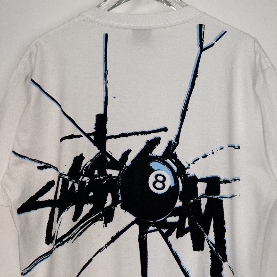 Stussy SS23 8号球系列 SHATTERED TEE 破碎黑8图案 字母Logo印花 白色 短袖 圆领 套头 T 恤 夏季 男女同款 1904959
