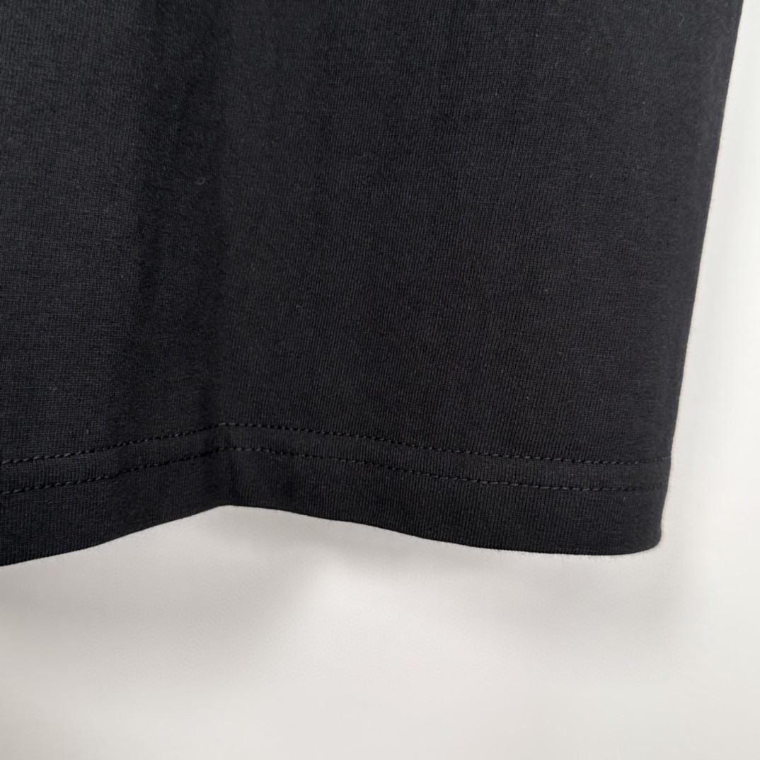 Stussy SS23 CHECKER STOCK TEE 方格字母图案印花 黑色 短袖 圆领 套头 T 恤 夏季 男女同款 1904987