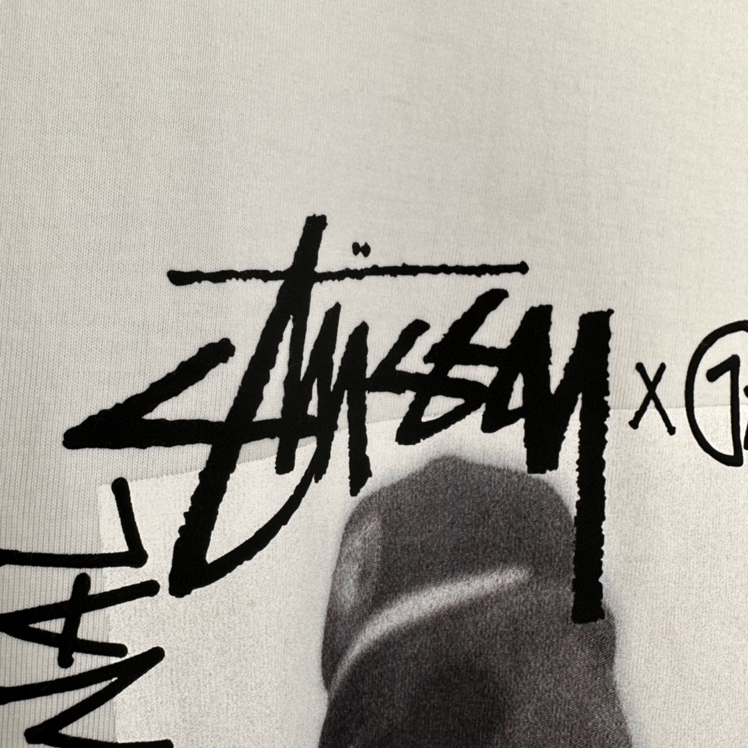 Stussy GANG STARR 联名款 人物字母印花 白色 短袖 圆领 套头 T 恤 夏季 男女同款 3903845