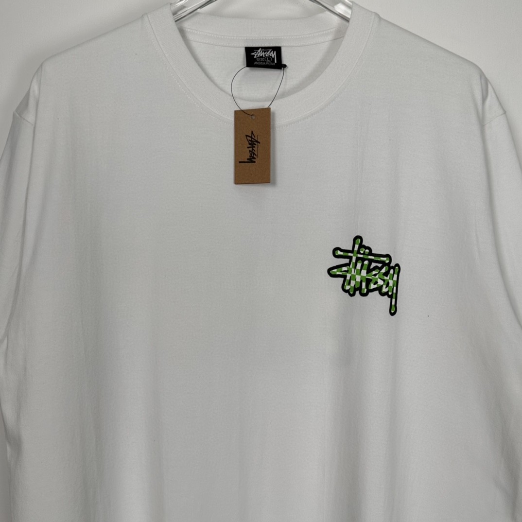 Stussy SS23 CHECKER STOCK TEE 方格字母图案印花 白色 短袖 圆领 套头 T 恤 夏季 男女同款 1904987