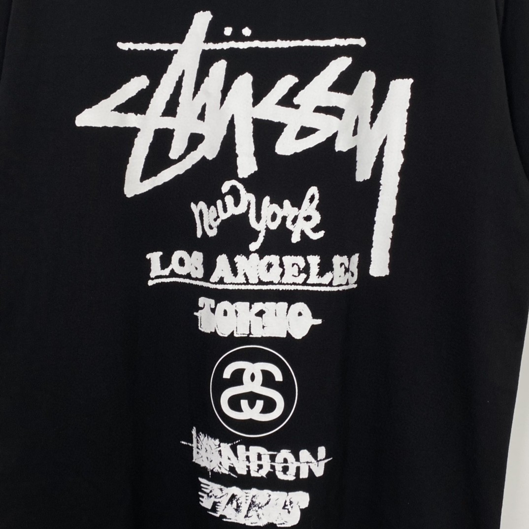 Stussy 世界巡游系列 SS23 字母印花 黑色 短袖 圆领 套头 T 恤 夏季 男女同款 1904877