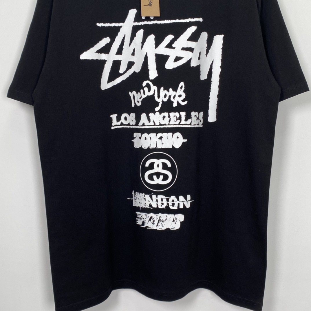 Stussy 世界巡游系列 SS23 字母印花 黑色 短袖 圆领 套头 T 恤 夏季 男女同款 1904877
