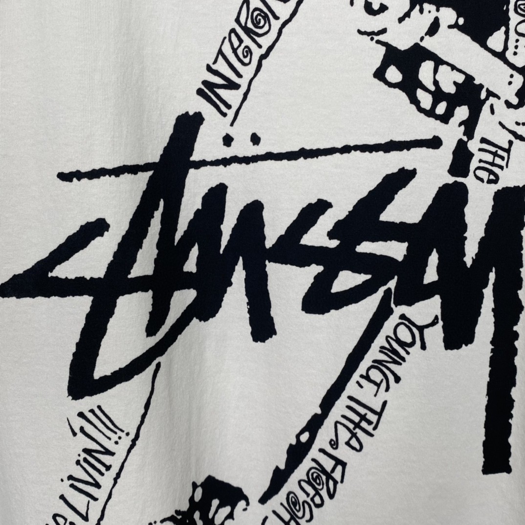 Stussy FW22 Skate Posse Pigment Dyed Tee 滑板图案做旧印花 白色 短袖 圆领 套头 T 恤 夏季 男女同款 