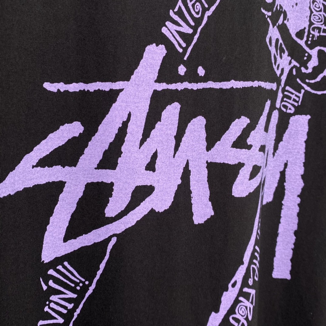 Stussy FW22 Skate Posse Pigment Dyed Tee 滑板图案做旧印花 黑色 短袖 圆领 套头 T 恤 夏季 男女同款 