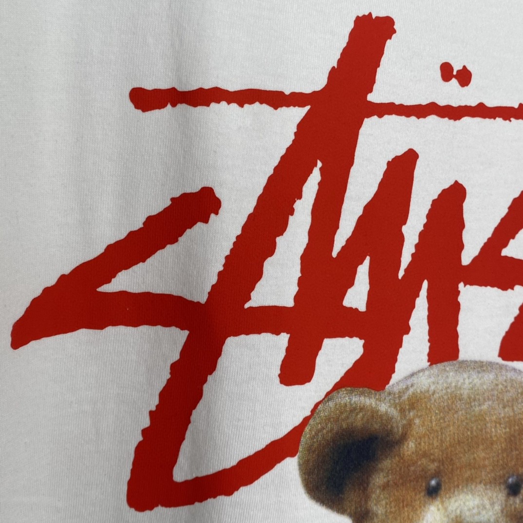 Stussy FW22 Built Tough Tee 草写 logo 小熊图案印花 白色 短袖 圆领 套头 T 恤 夏季 男女同款 