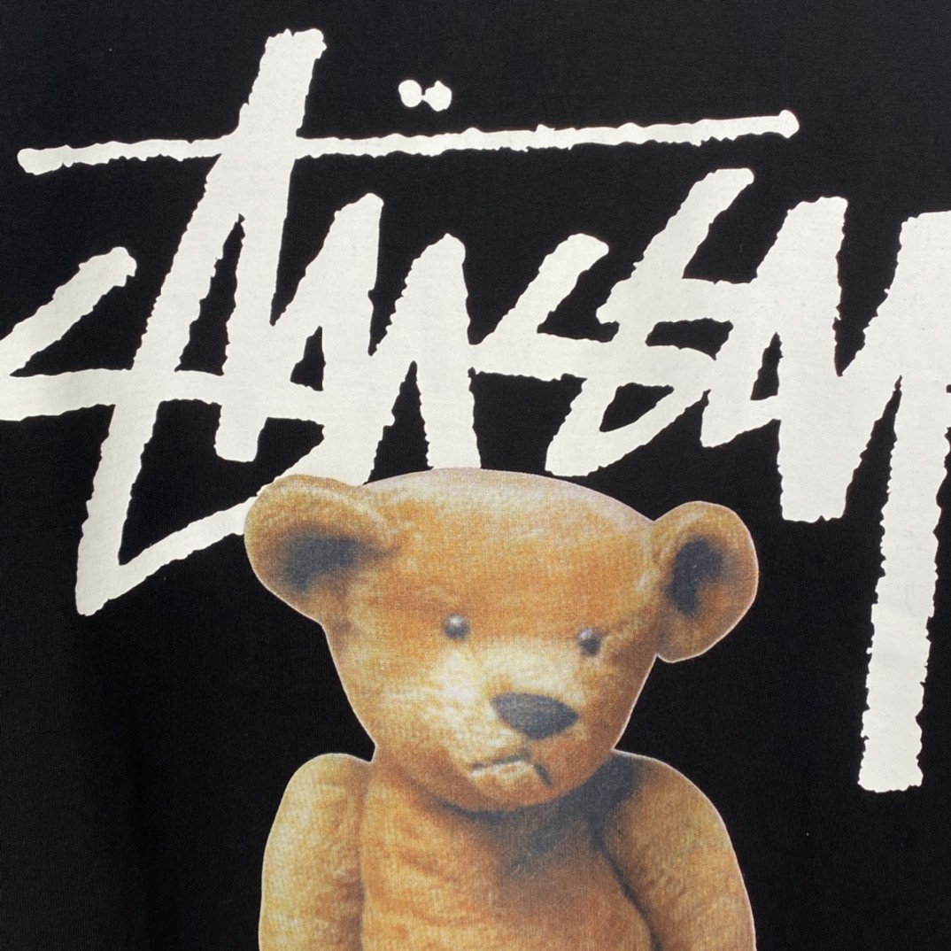 Stussy FW22 Built Tough Tee 草写 logo 小熊图案印花 黑色 短袖 圆领 套头 T 恤 夏季 男女同款 