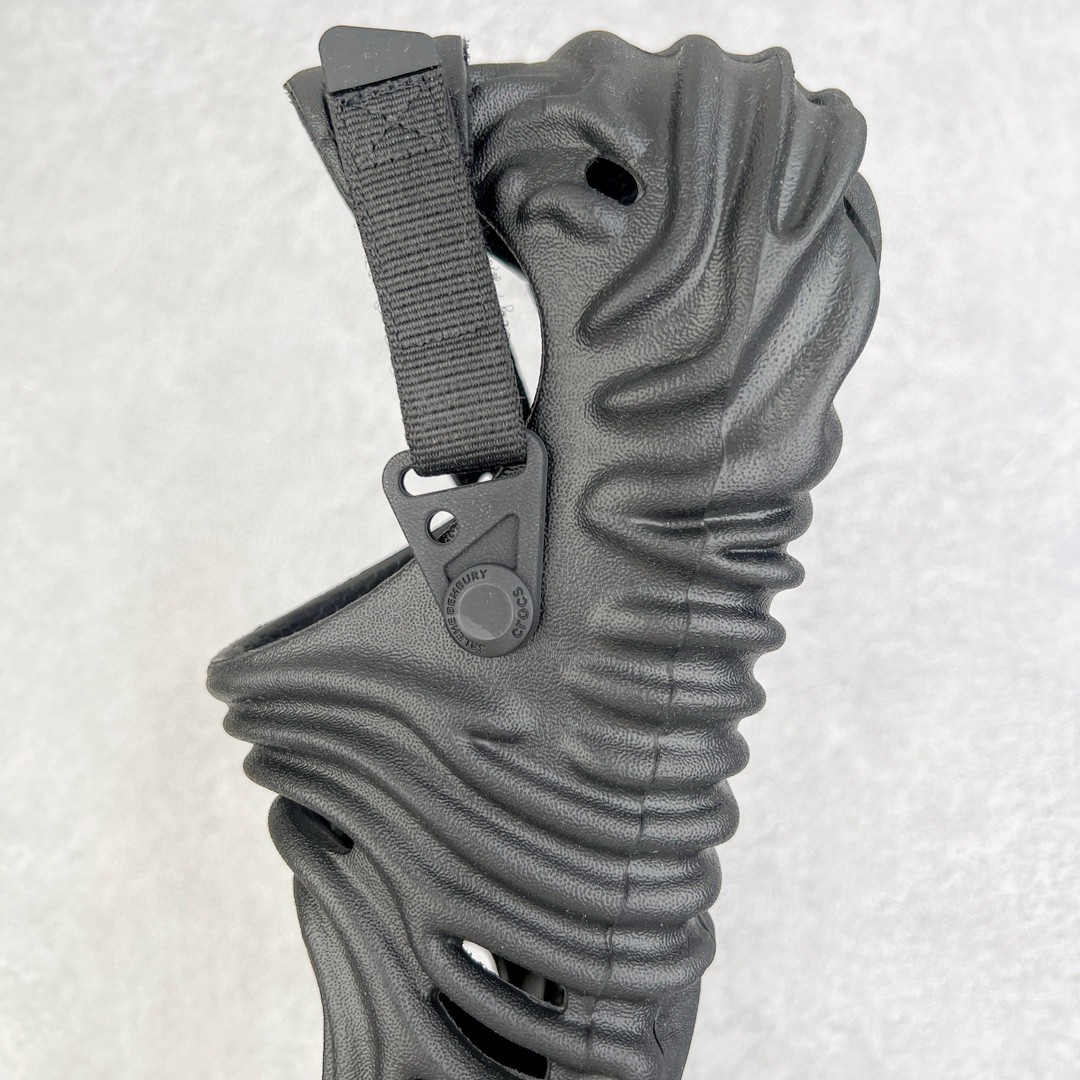 Salehe Bembury Crocs Pollex Clog Sasquatch 黑色 卡骆驰指纹式 脊骨系列 夏日沙滩室内外穿搭休闲涉水洞洞鞋凉拖鞋 男女同款 207393-001