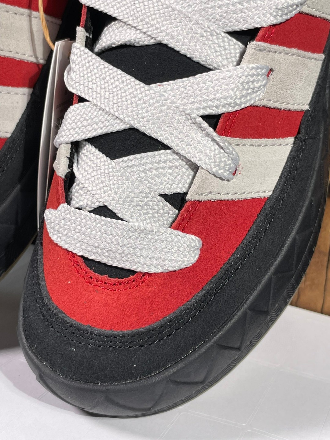 adidas originals Adimatic 复古鲨鱼面包鞋 红白黑 低筒 鲨鱼鞋 板鞋 休闲鞋 运动鞋 GY2093