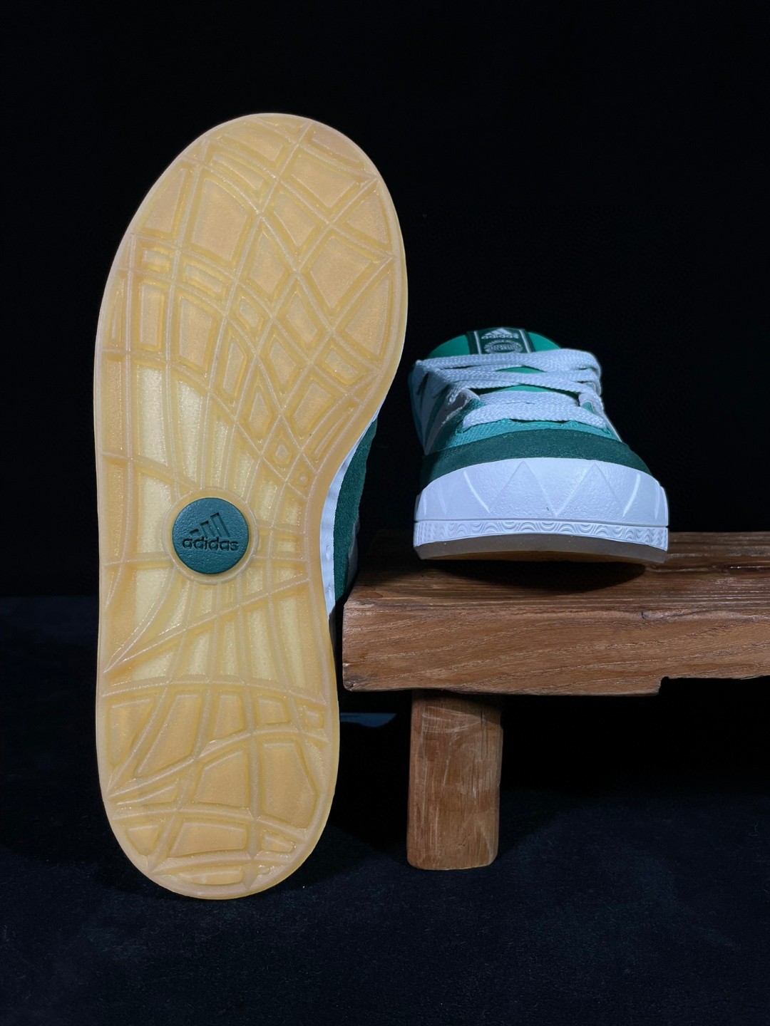 adidas originals Adimatic Hemp 复古鲨鱼面包鞋 白绿 低筒 鲨鱼鞋 板鞋 休闲鞋 运动鞋 HQ6908