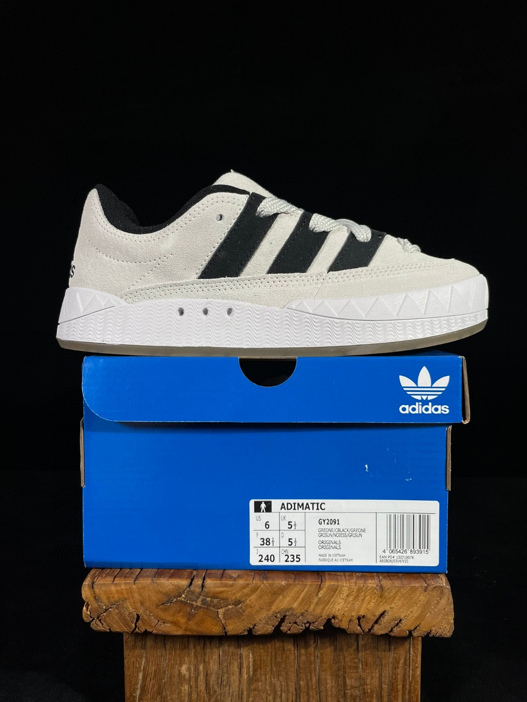 adidas originals Adimatic 复古鲨鱼面包鞋 灰色 低筒 鲨鱼鞋 板鞋 休闲鞋 运动鞋 GY2091