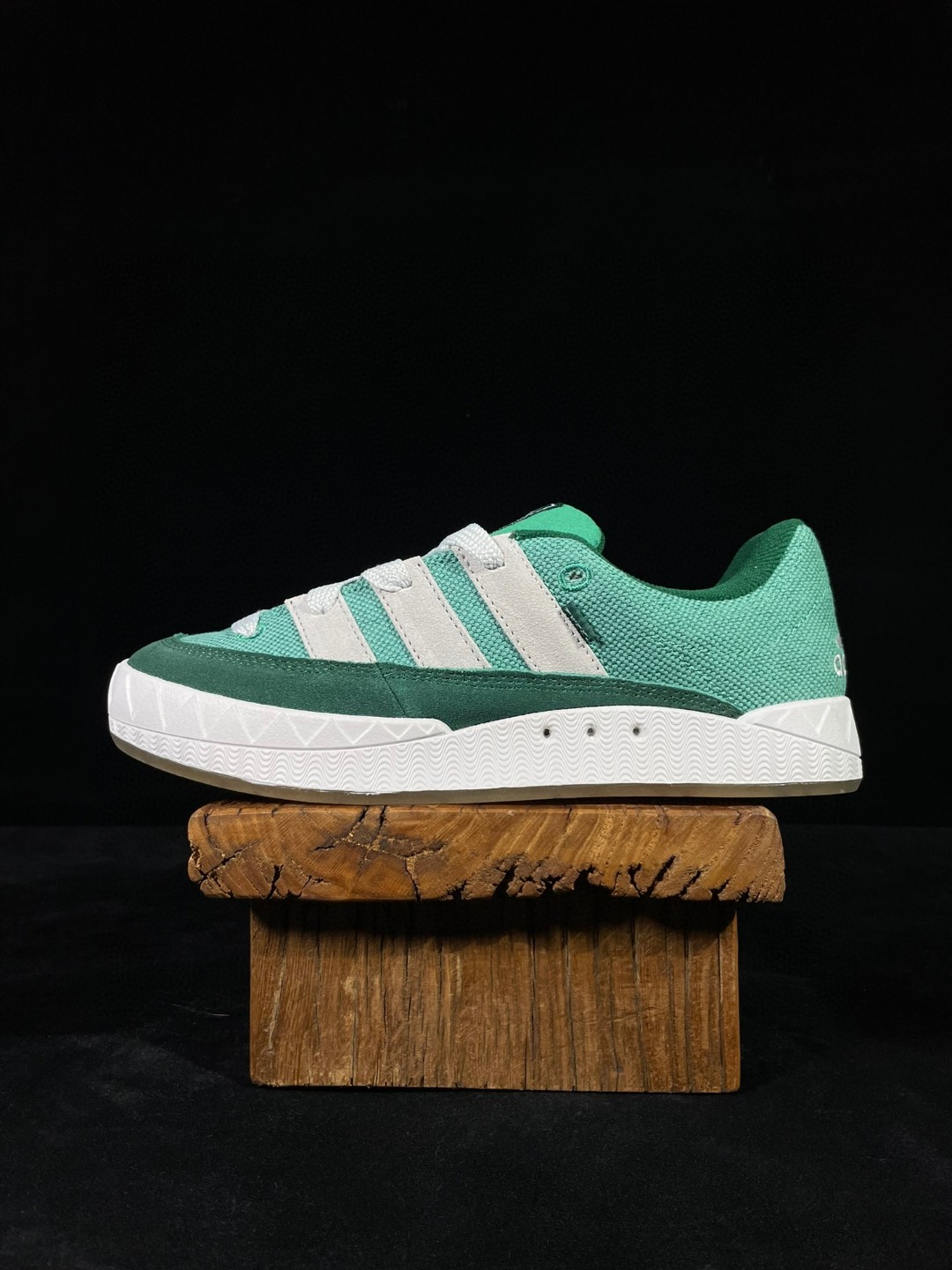 adidas originals Adimatic Hemp 复古鲨鱼面包鞋 白绿 低筒 鲨鱼鞋 板鞋 休闲鞋 运动鞋 HQ6908