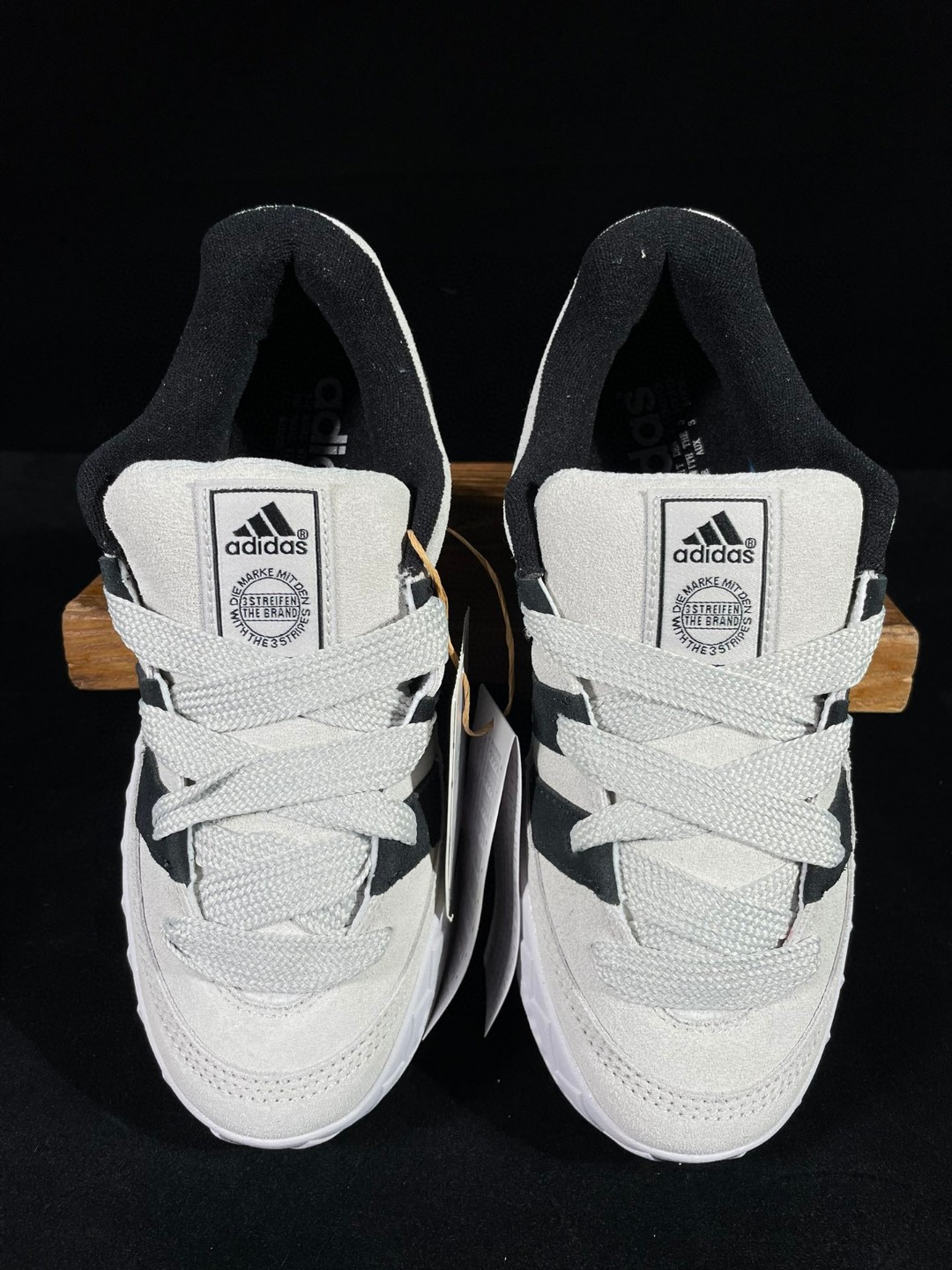 adidas originals Adimatic 复古鲨鱼面包鞋 灰色 低筒 鲨鱼鞋 板鞋 休闲鞋 运动鞋 GY2091