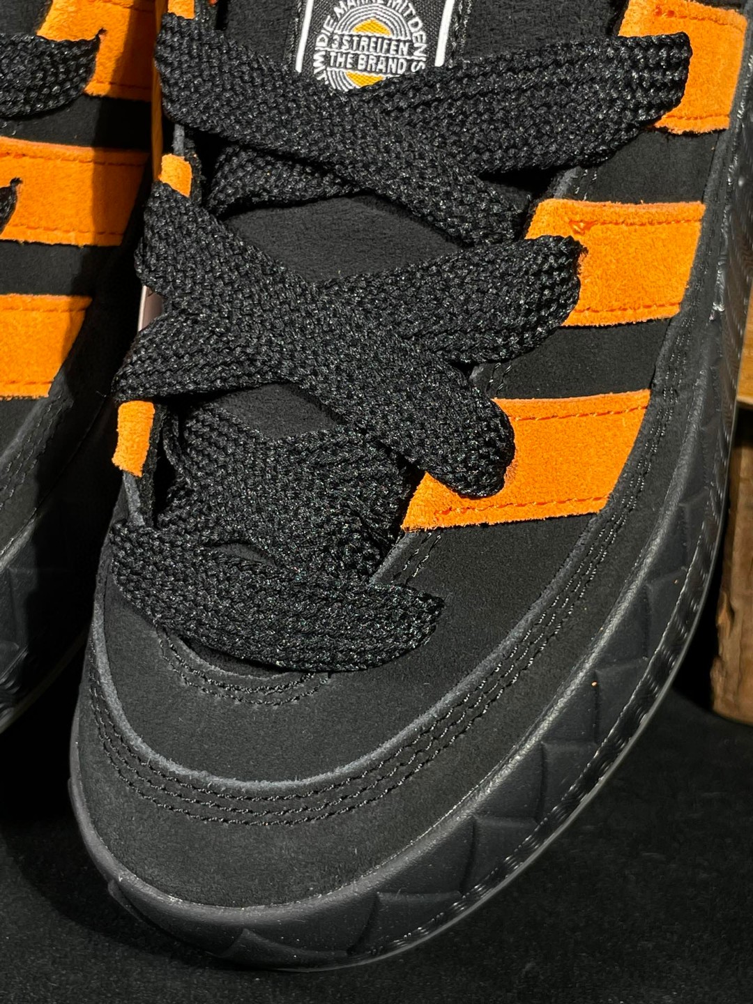 adidas originals Adimatic 复古鲨鱼面包鞋 黑橙 低筒 鲨鱼鞋 板鞋 休闲鞋 运动鞋 GX8976