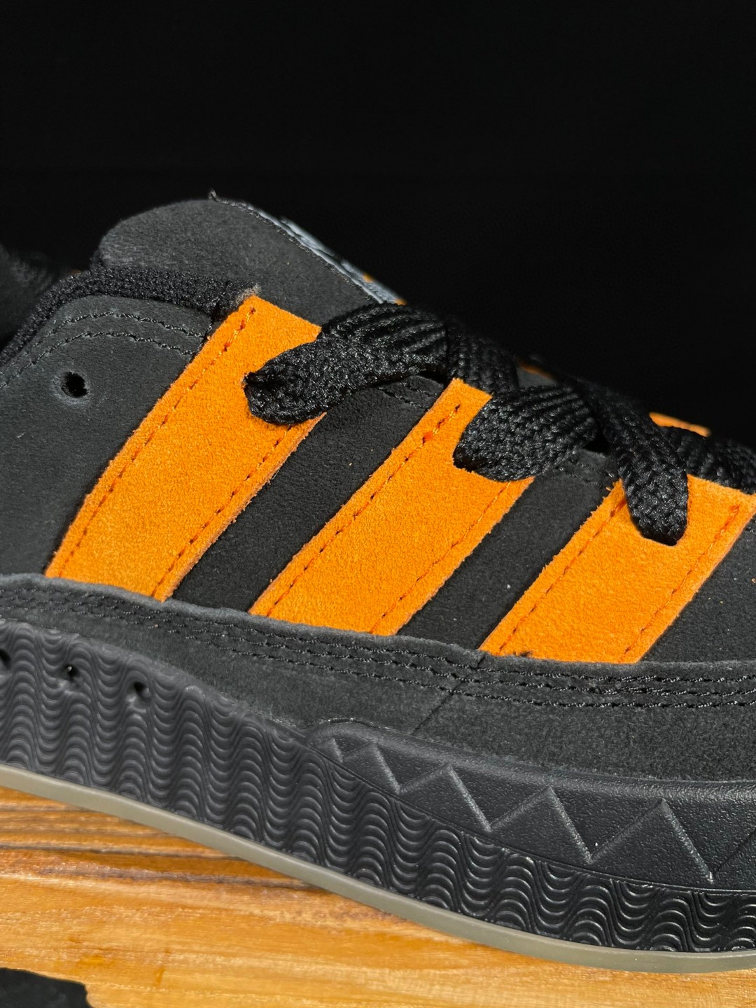 adidas originals Adimatic 复古鲨鱼面包鞋 黑橙 低筒 鲨鱼鞋 板鞋 休闲鞋 运动鞋 GX8976
