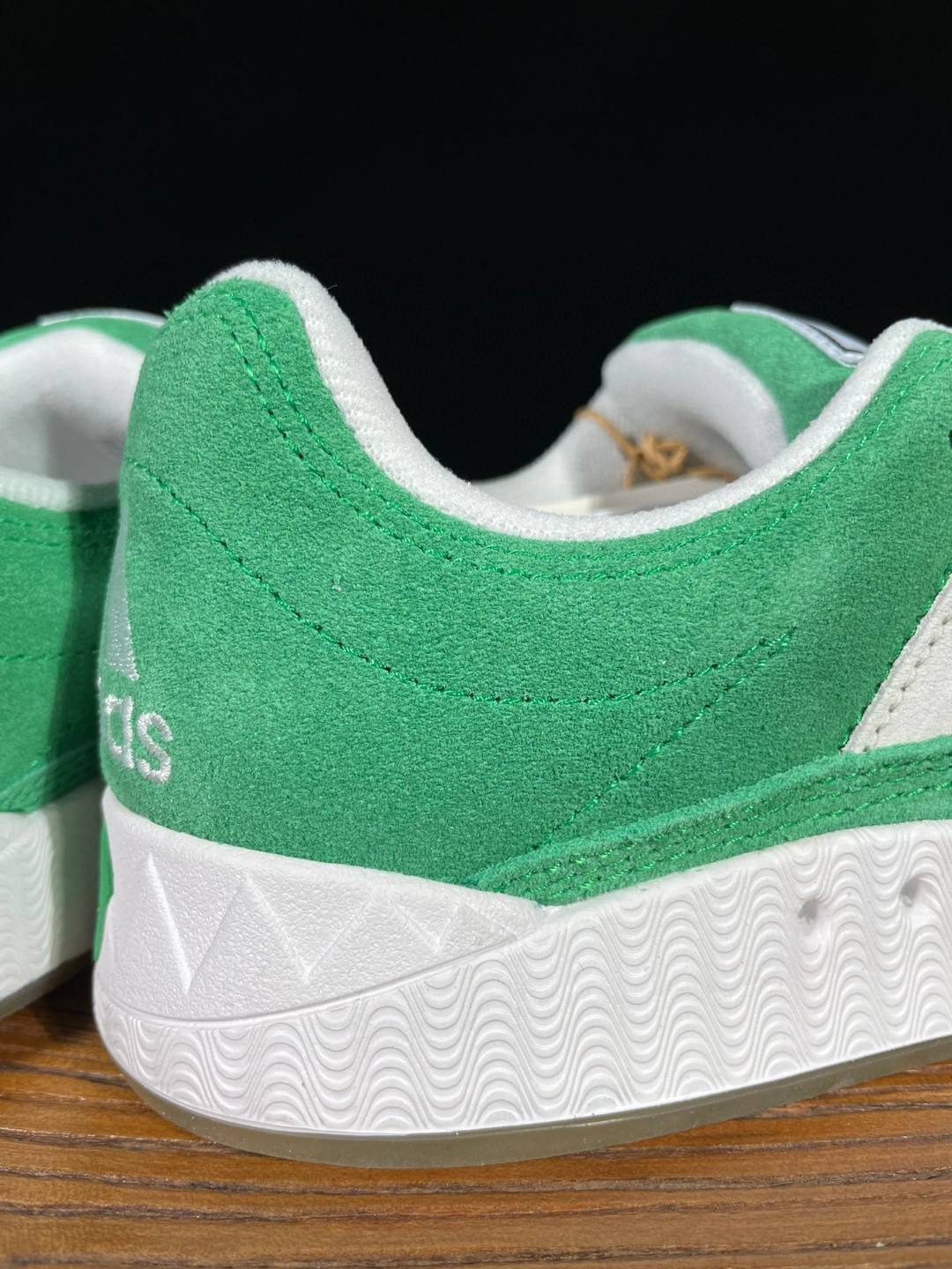 adidas originals Adimatic 复古鲨鱼面包鞋 绿灰 低筒 鲨鱼鞋 板鞋 休闲鞋 运动鞋 GZ6202