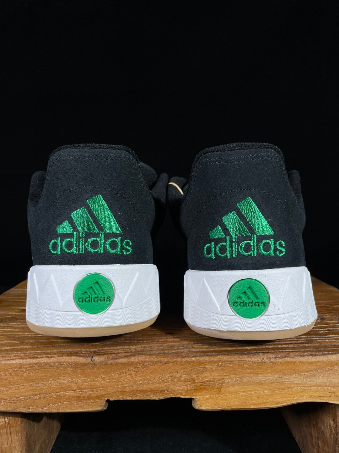 XLARGE Atmos adidas originals Adimatic 联名款 复古鲨鱼面包鞋 黑绿 低筒 鲨鱼鞋 板鞋 休闲鞋 运动鞋 HQ3936