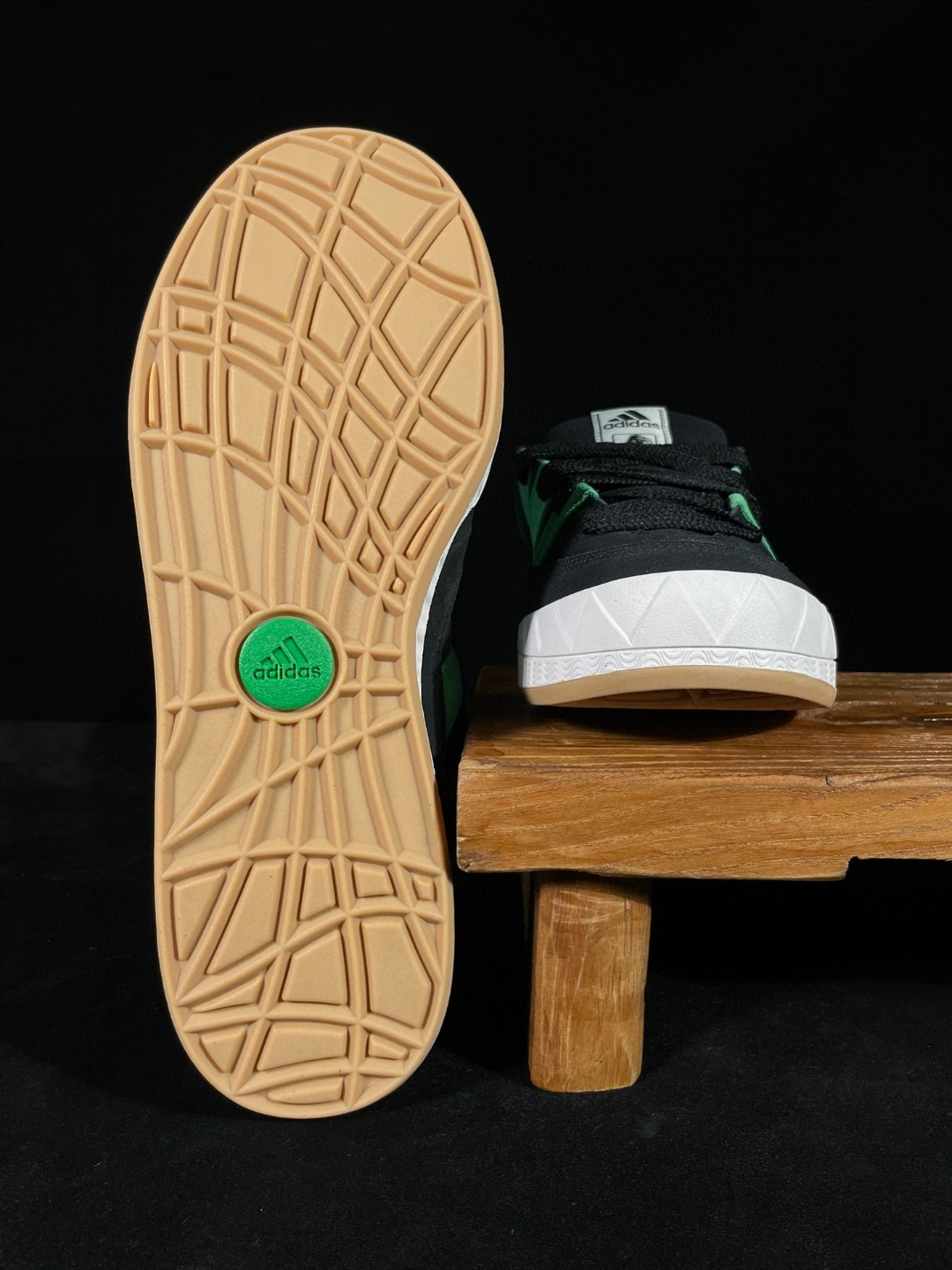 XLARGE Atmos adidas originals Adimatic 联名款 复古鲨鱼面包鞋 黑绿 低筒 鲨鱼鞋 板鞋 休闲鞋 运动鞋 HQ3936