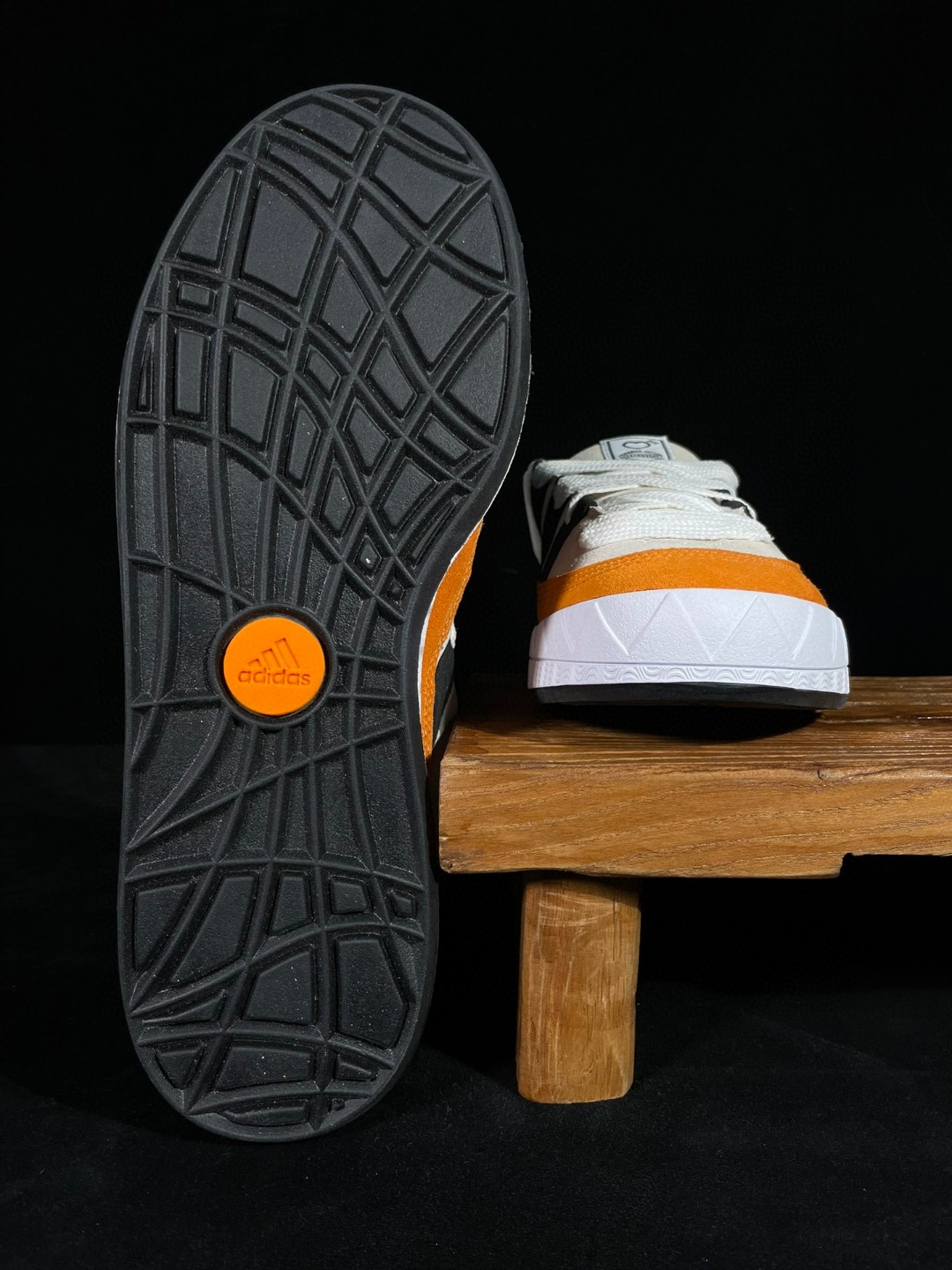 HUMAN MADE adidas originals Adimatic 联名款 复古鲨鱼面包鞋 浅灰橙 低筒 鲨鱼鞋 板鞋 休闲鞋 运动鞋 HP9916