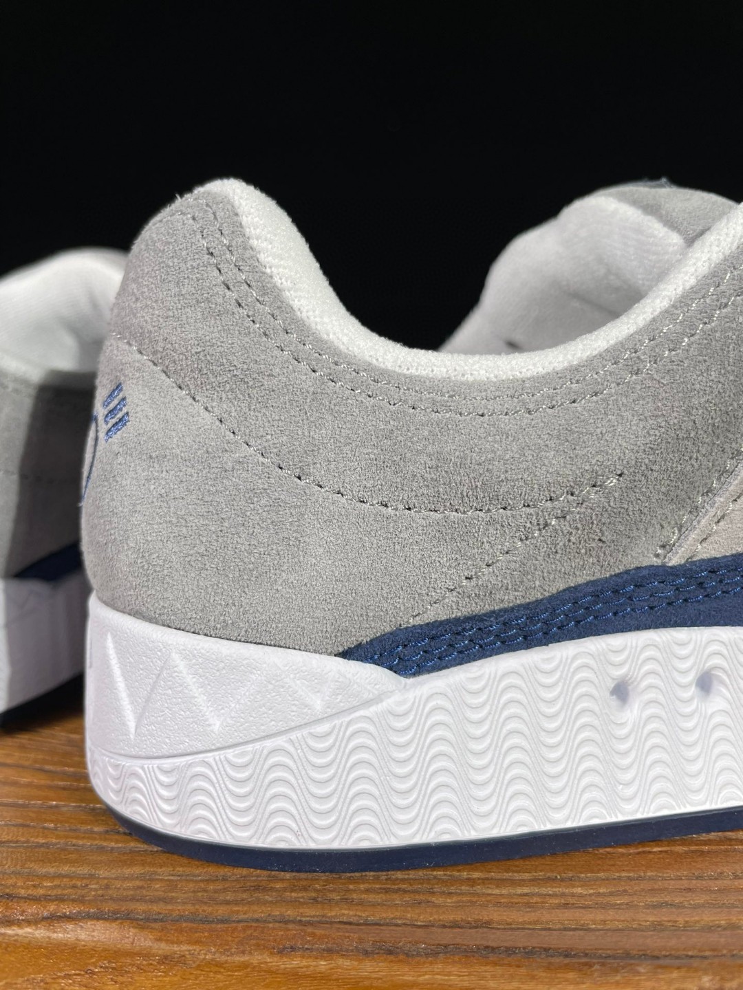 Bad Bunny adidas originals Campus 痞兔联名款 灰蓝 低筒 鲨鱼鞋 板鞋 休闲鞋 运动鞋 HP9915