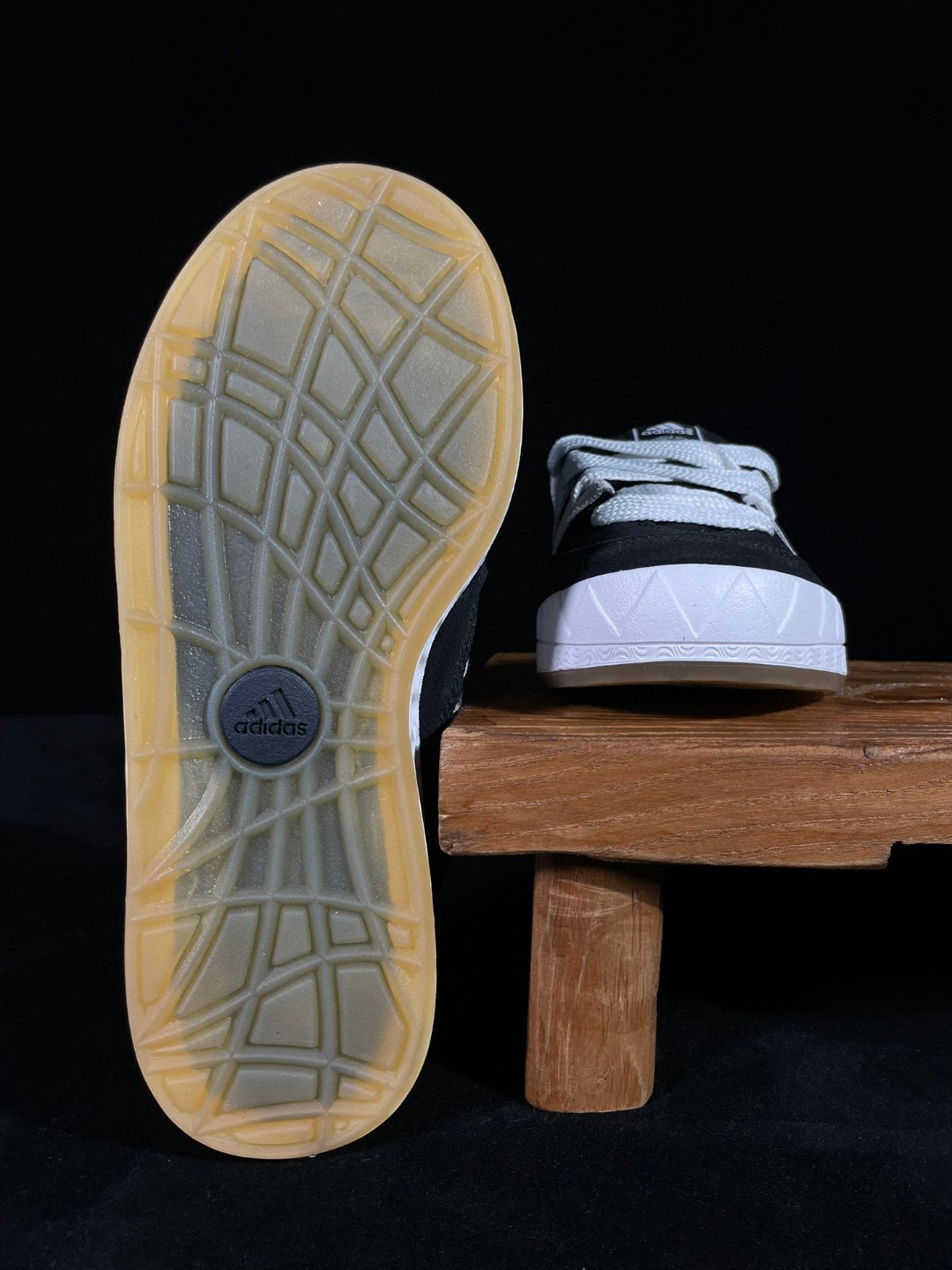 Bad Bunny adidas originals Campus 痞兔联名款 黑浅灰 低筒 鲨鱼鞋 板鞋 休闲鞋 运动鞋 GY5274