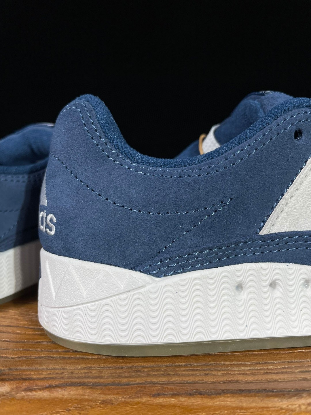 Bad Bunny adidas originals Campus 痞兔联名款 蓝浅灰 低筒 鲨鱼鞋 板鞋 休闲鞋 运动鞋 GY2088