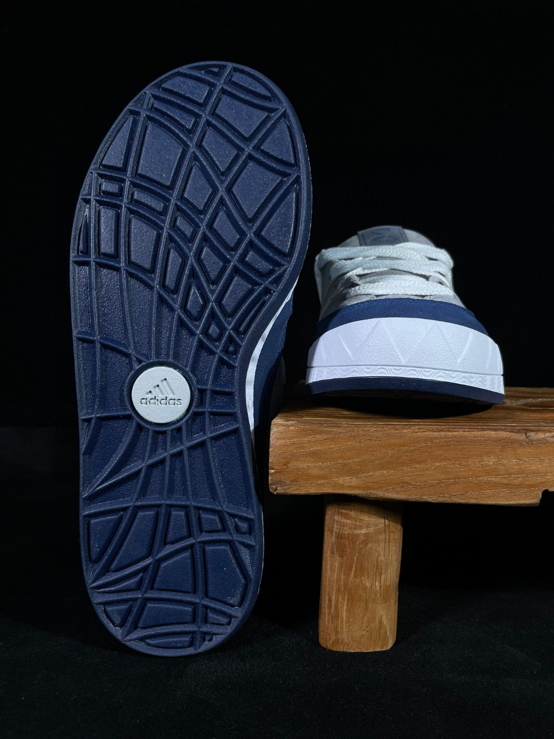 Bad Bunny adidas originals Campus 痞兔联名款 灰蓝 低筒 鲨鱼鞋 板鞋 休闲鞋 运动鞋 HP9915