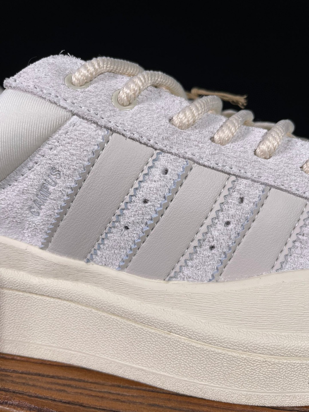 Bad Bunny adidas originals Campus 痞兔联名款 白色 低筒 鲨鱼鞋 板鞋 休闲鞋 运动鞋 FZ5823