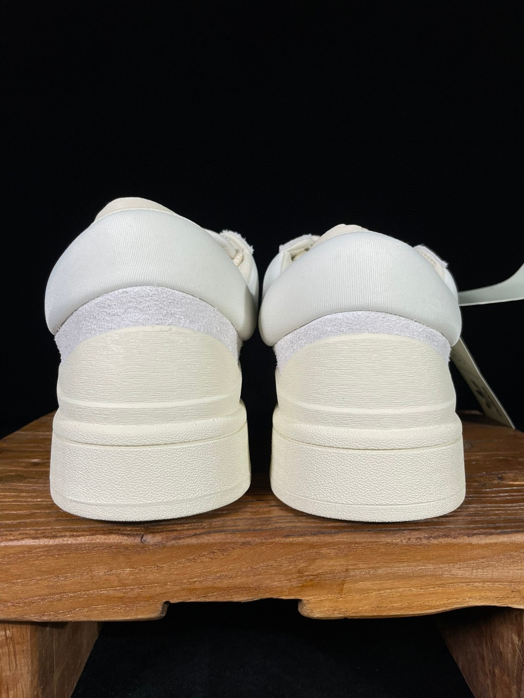 Bad Bunny adidas originals Campus 痞兔联名款 白色 低筒 鲨鱼鞋 板鞋 休闲鞋 运动鞋 FZ5823