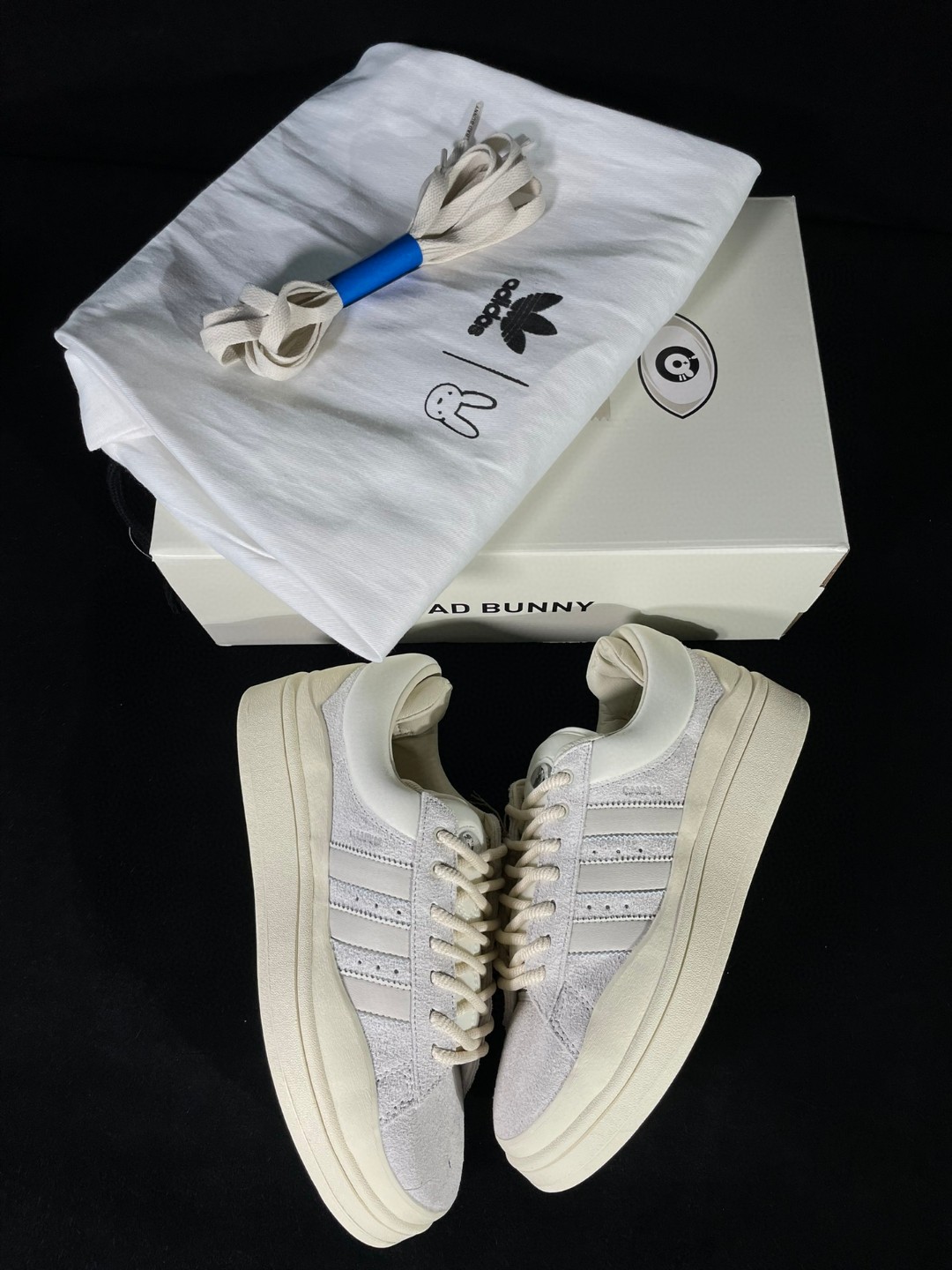 Bad Bunny adidas originals Campus 痞兔联名款 白色 低筒 鲨鱼鞋 板鞋 休闲鞋 运动鞋 FZ5823