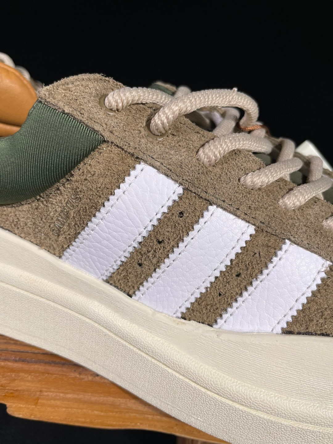 Bad Bunny adidas originals Campus 痞兔联名款 白棕 低筒 鲨鱼鞋 板鞋 休闲鞋 运动鞋 ID7950