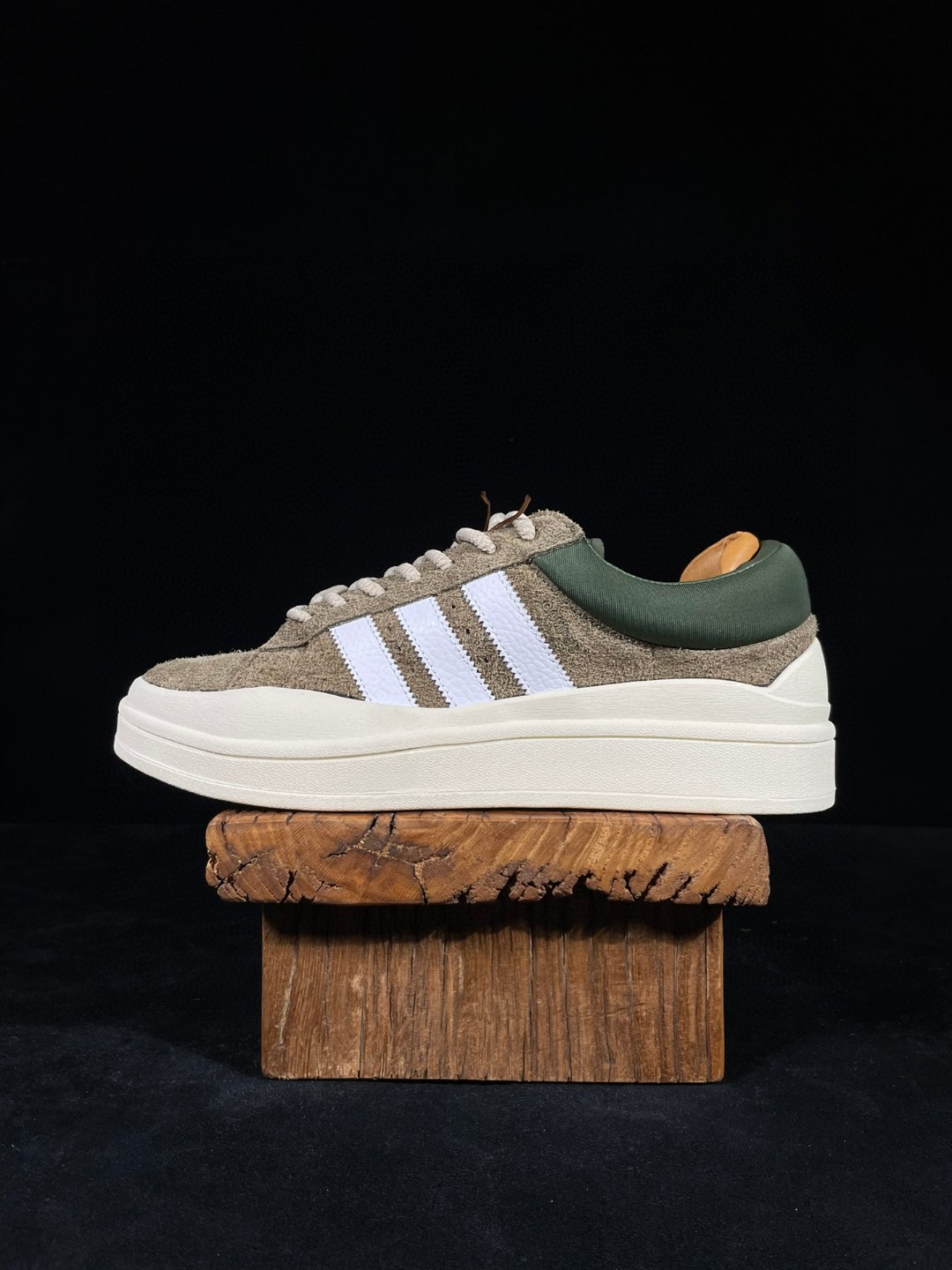 Bad Bunny adidas originals Campus 痞兔联名款 白棕 低筒 鲨鱼鞋 板鞋 休闲鞋 运动鞋 ID7950