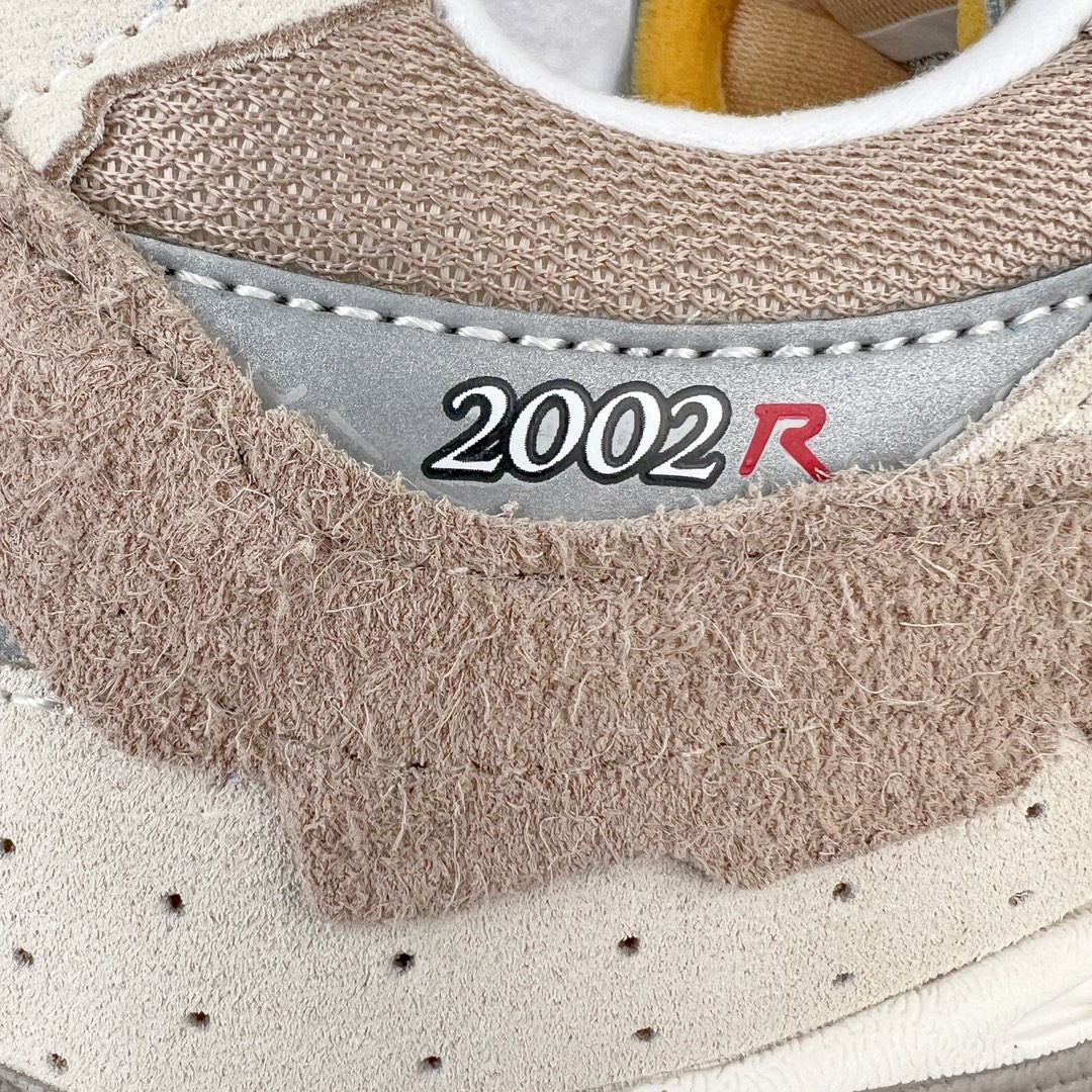 新版 New Balance NB 2002R 浅卡其色 低筒 跑步鞋 运动鞋 休闲鞋 男鞋 女鞋 M2002RDL