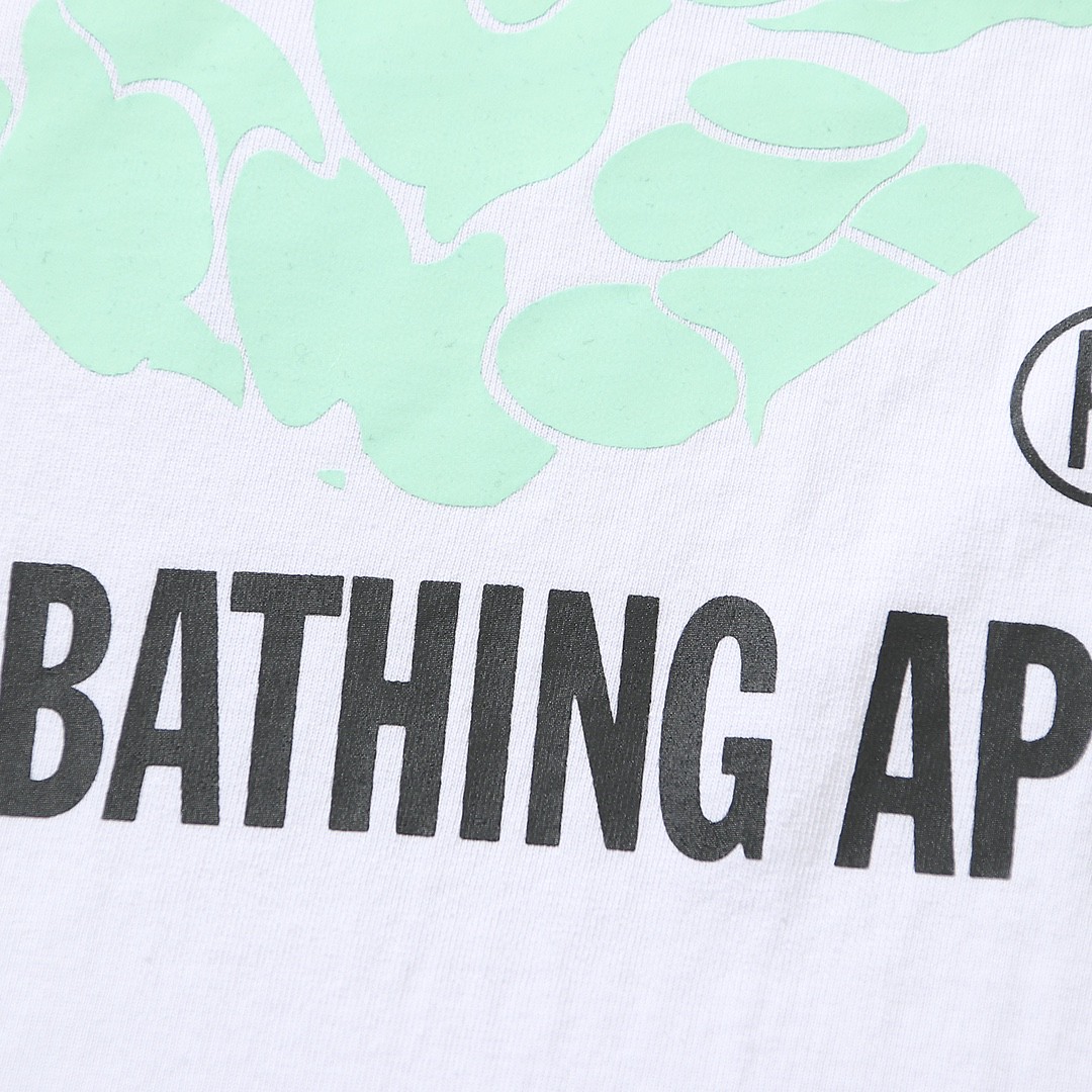 A BATHING APEA Bape 夜光迷彩猿人头图案 白色 圆领 T恤 短袖 夏款 男女同款 0ZXTEM110040I