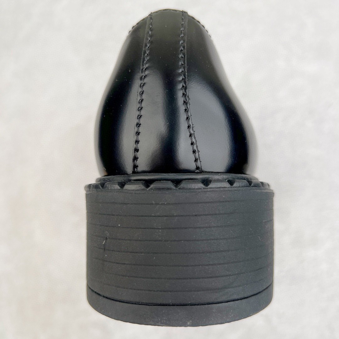 PRADA 普拉达 亮面皮革徽标 套穿 低筒 乐福鞋 皮鞋 女款 黑色 1D246M_055_F0002_F_050