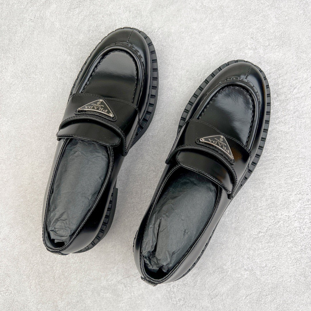 PRADA 普拉达 亮面皮革徽标 套穿 低筒 乐福鞋 皮鞋 女款 黑色 1D246M_055_F0002_F_050