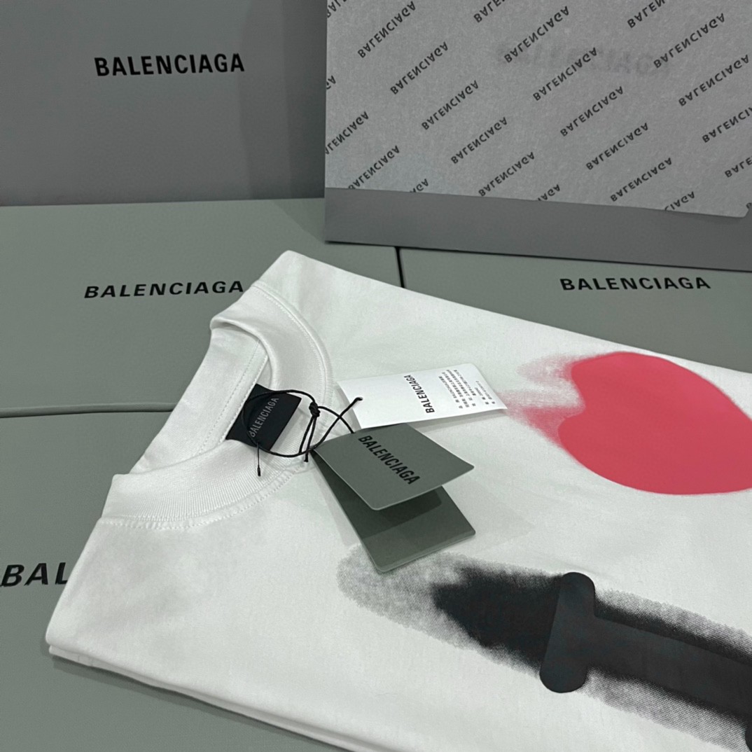Balenciaga 巴黎世家 字母心形印花 短袖 T恤 圆领 夏季 男女同款 白色