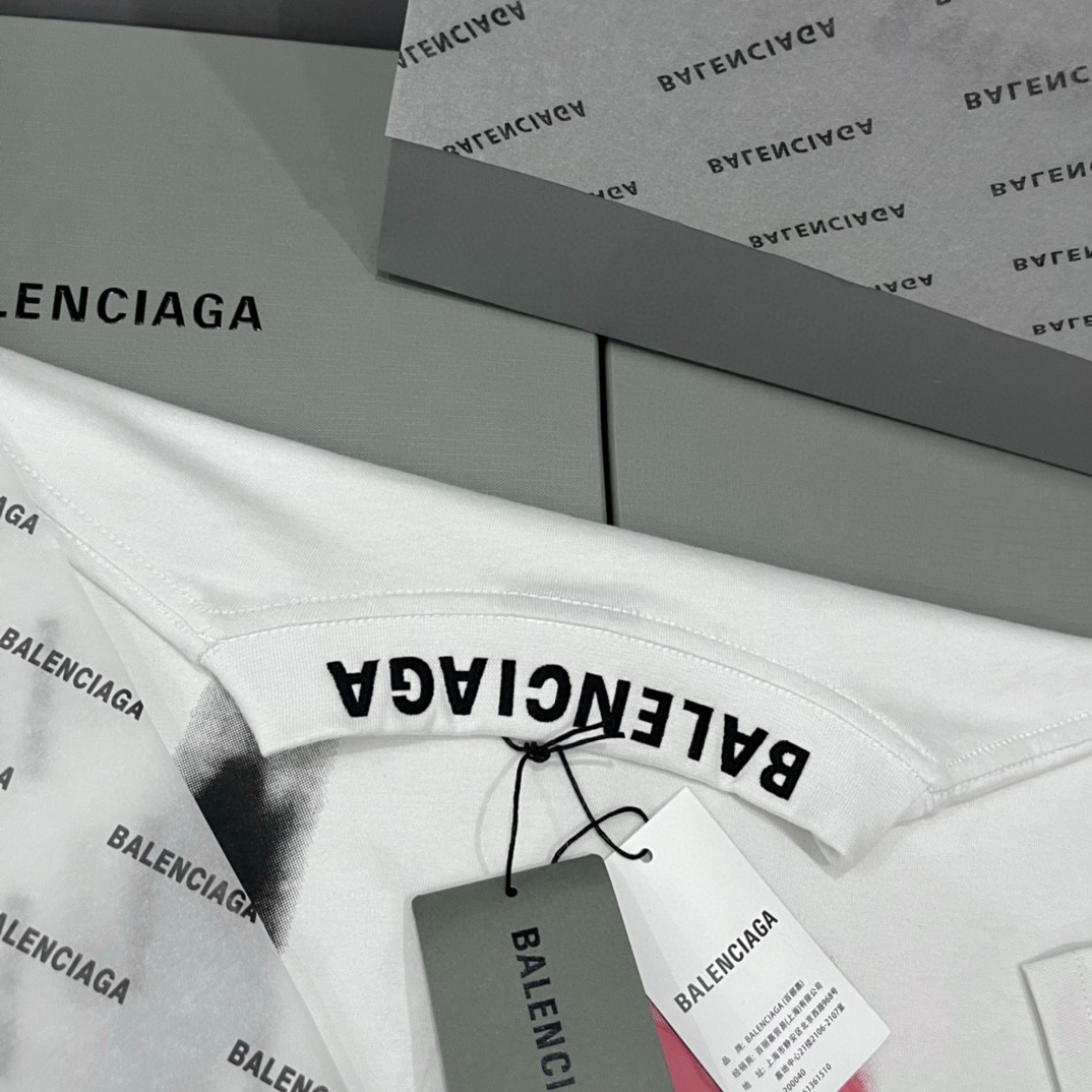 Balenciaga 巴黎世家 字母心形印花 短袖 T恤 圆领 夏季 男女同款 白色