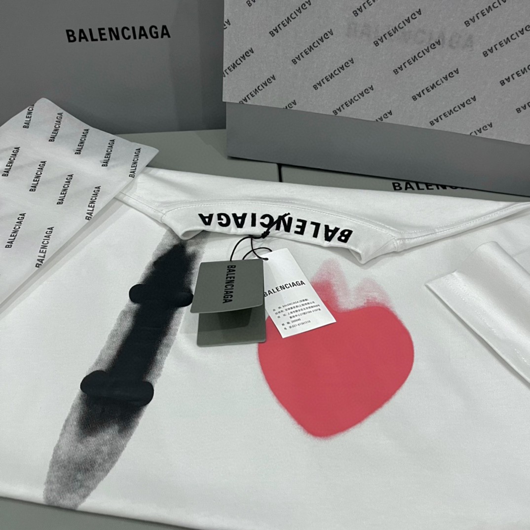 Balenciaga 巴黎世家 字母心形印花 短袖 T恤 圆领 夏季 男女同款 白色