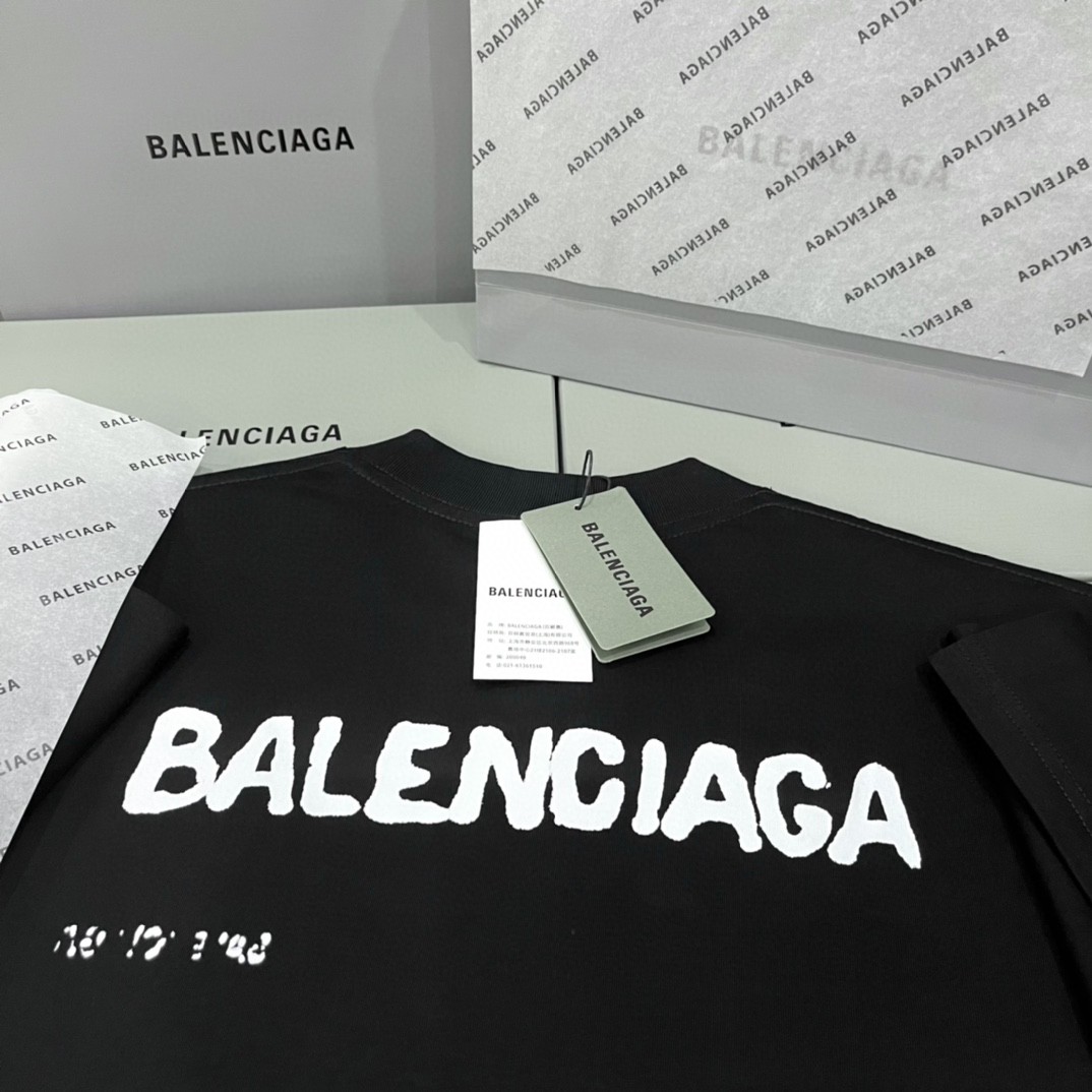 Balenciaga 巴黎世家 模糊字母logo 短袖 T恤 圆领 夏季 男女同款 黑色
