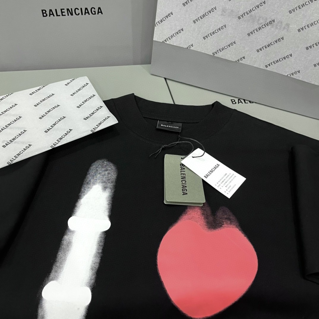 Balenciaga 巴黎世家 字母心形印花 短袖 T恤 圆领 夏季 男女同款 黑色