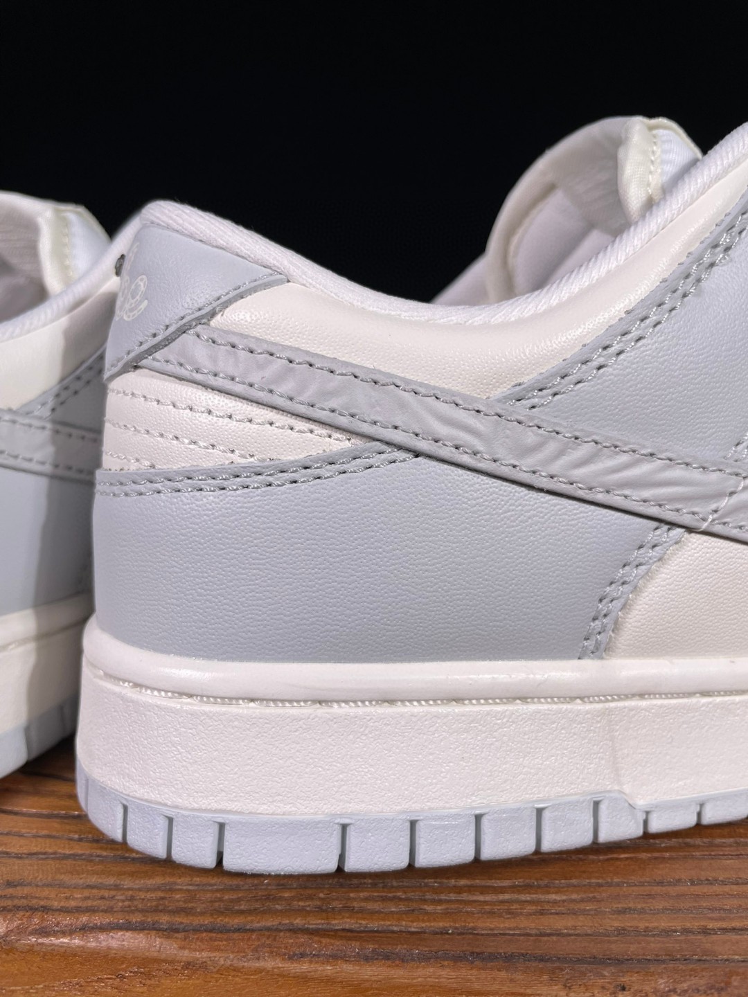 Nike Dunk Low 浮雕 低筒 休闲鞋 板鞋 男鞋 女鞋 灰色 FJ4553-133