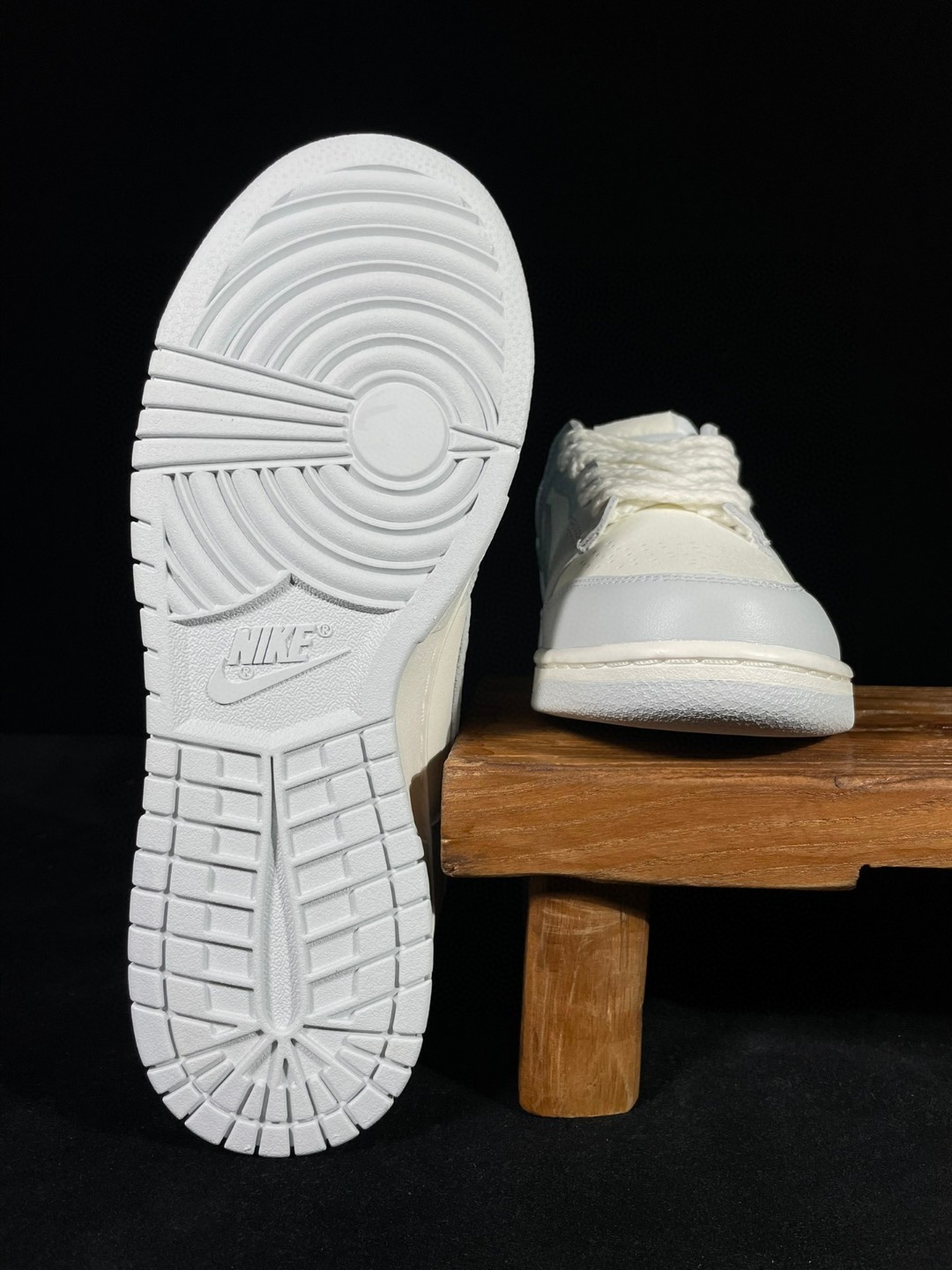 Nike Dunk Low 浮雕 低筒 休闲鞋 板鞋 男鞋 女鞋 灰色 FJ4553-133