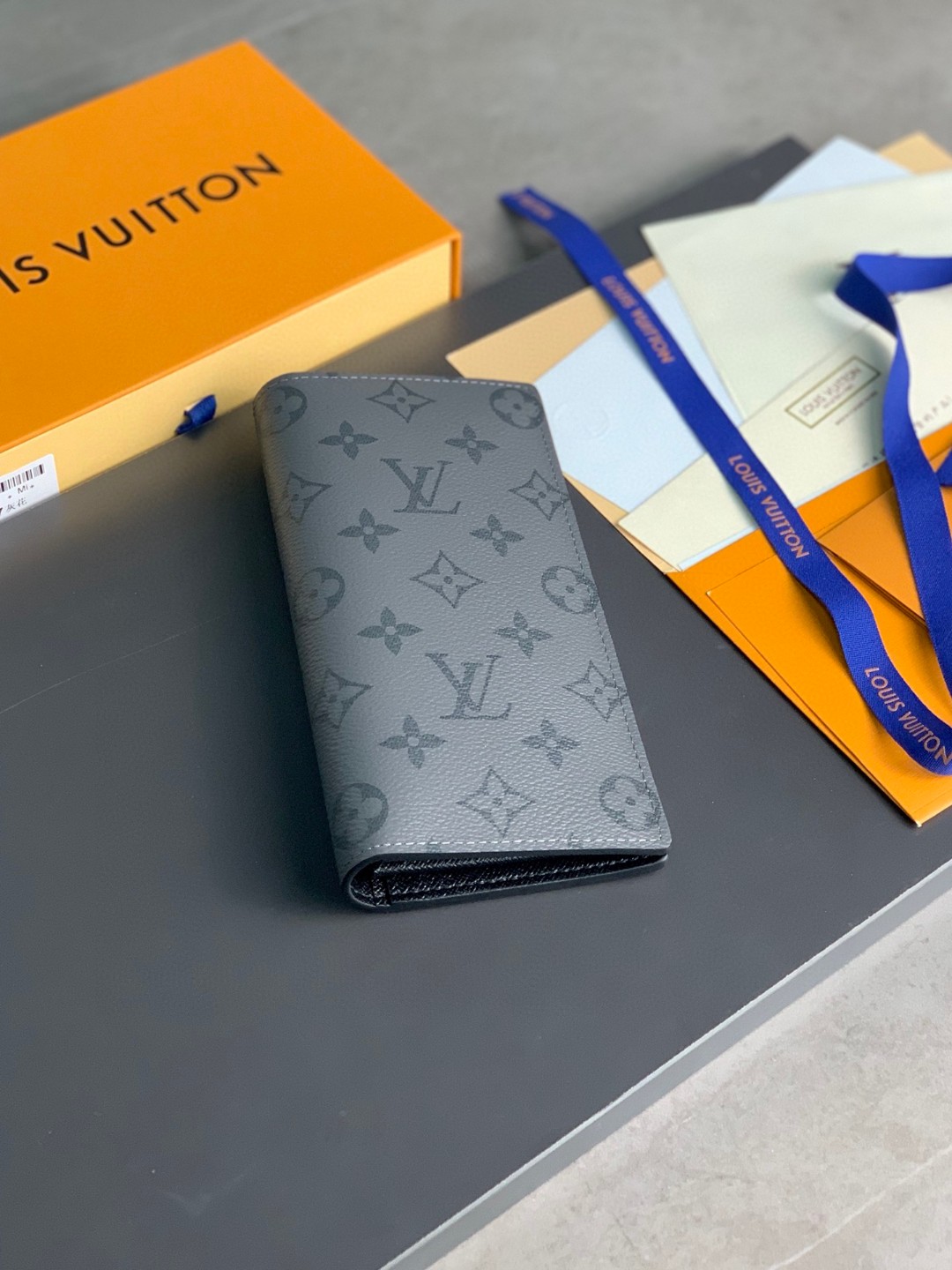 LOUIS VUITTON 路易威登 Brazza经典老花印花 长款 钱夹 钱包 卡包 名片夹 男女同款 灰黑色 M61697