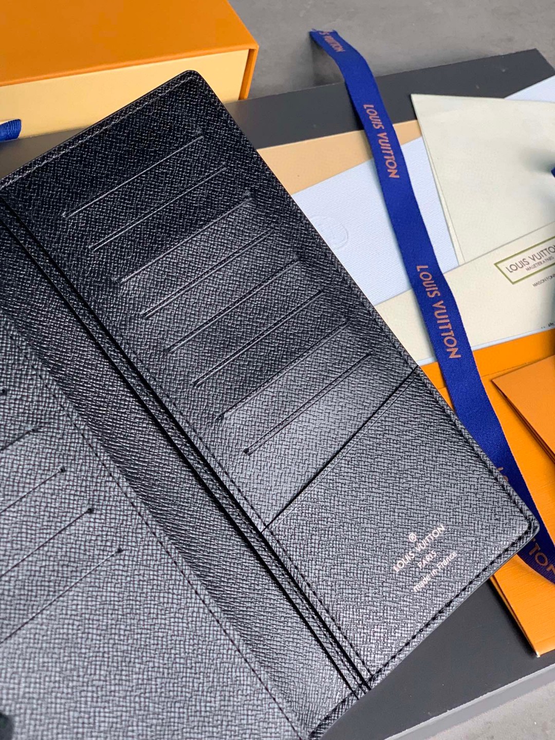 LOUIS VUITTON 路易威登 Brazza经典老花印花 长款 钱夹 钱包 卡包 名片夹 男女同款 灰黑色 M61697